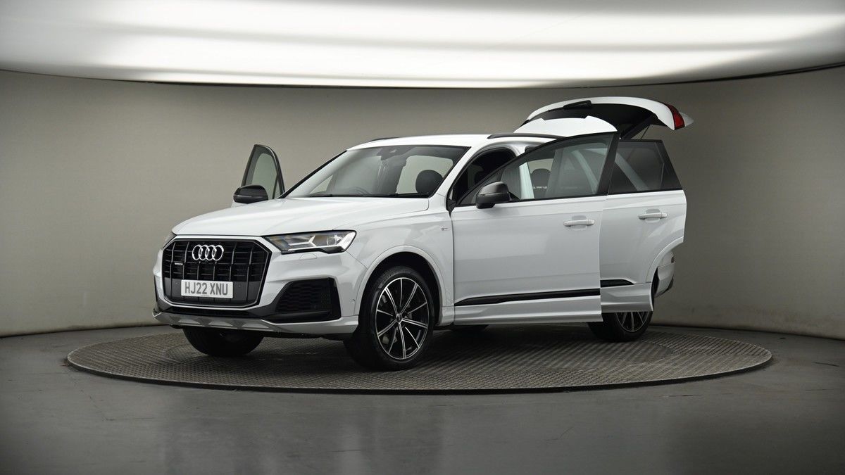 More views of Audi Q7