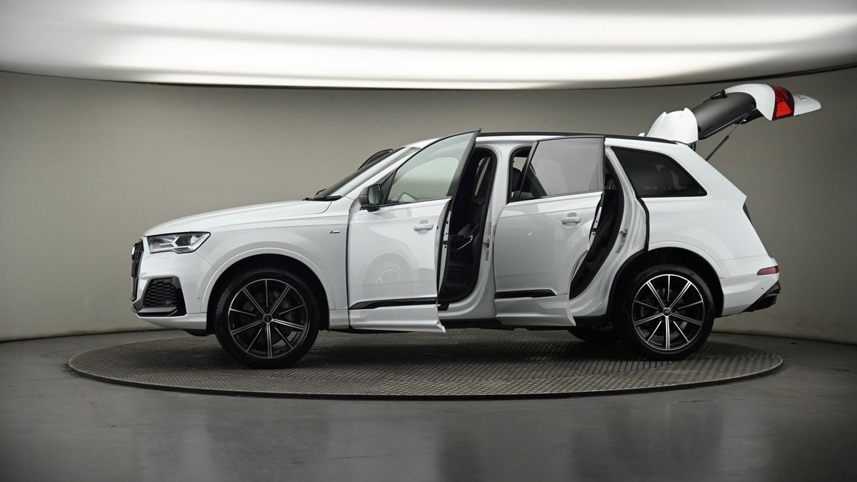 More views of Audi Q7