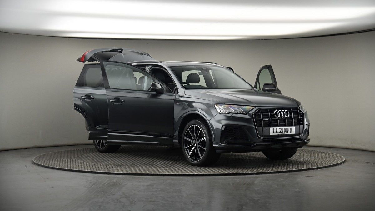 More views of Audi Q7