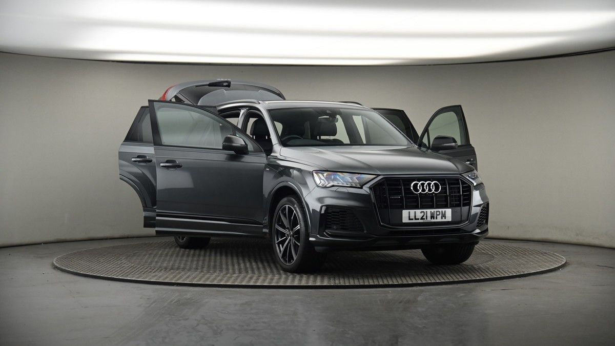 More views of Audi Q7