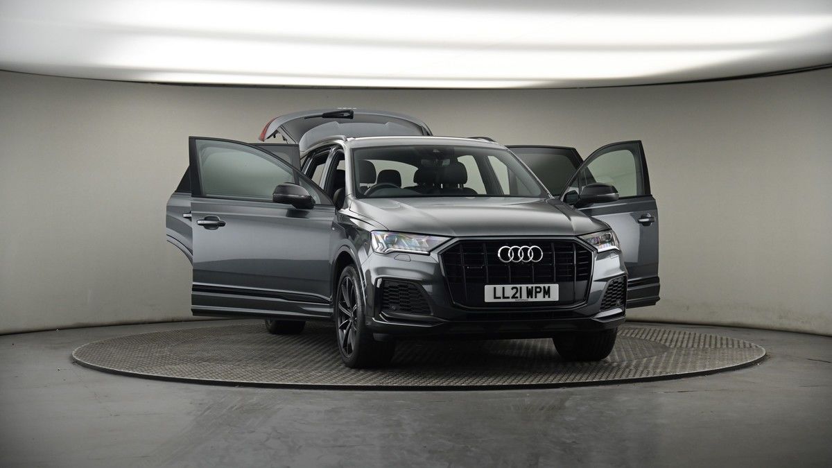 More views of Audi Q7