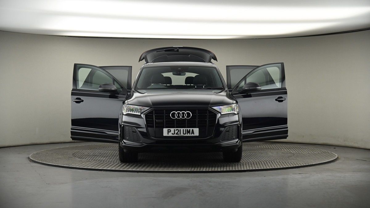 More views of Audi Q7