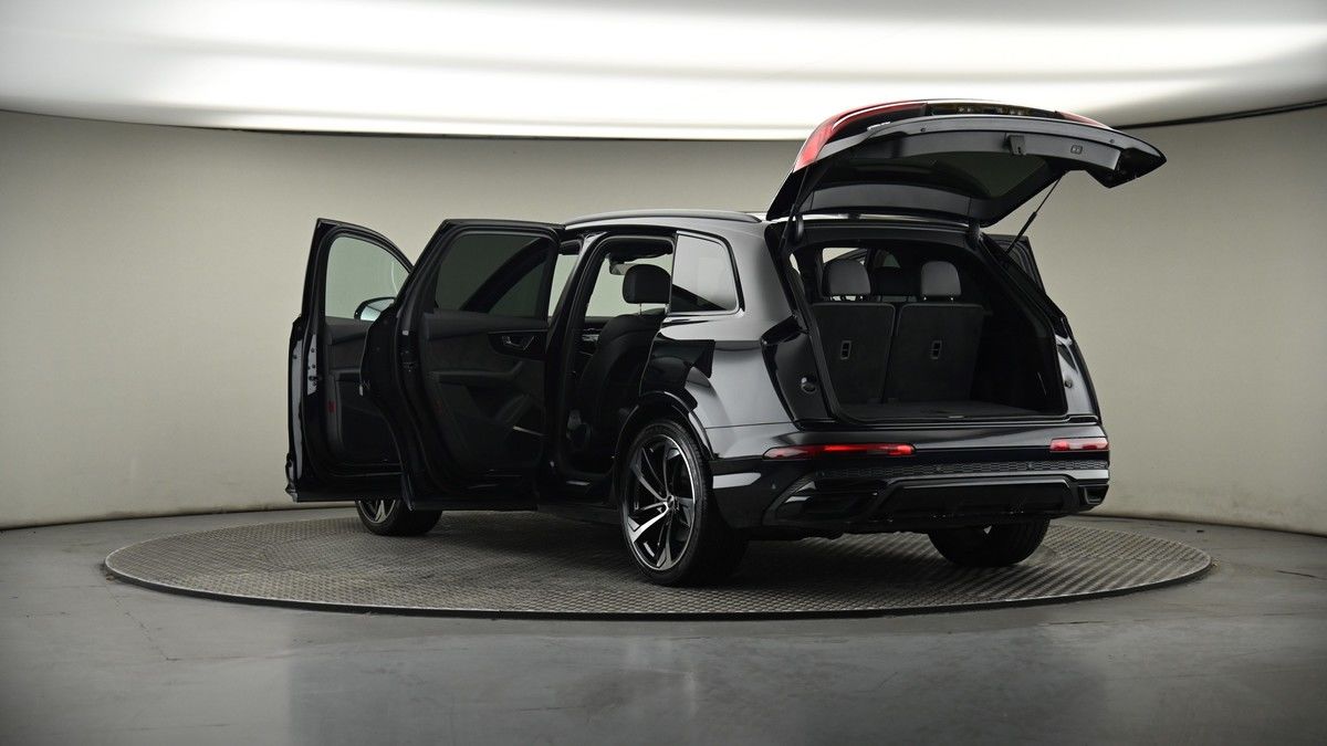 Audi Q7 Image 8