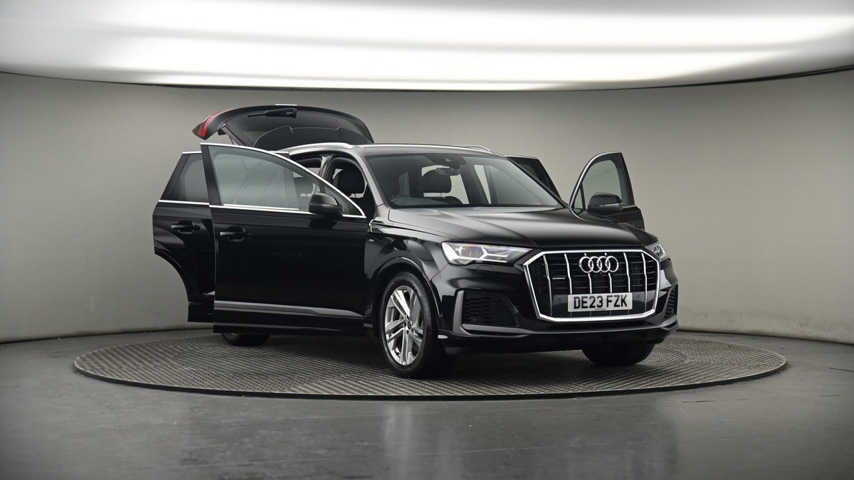 More views of Audi Q7