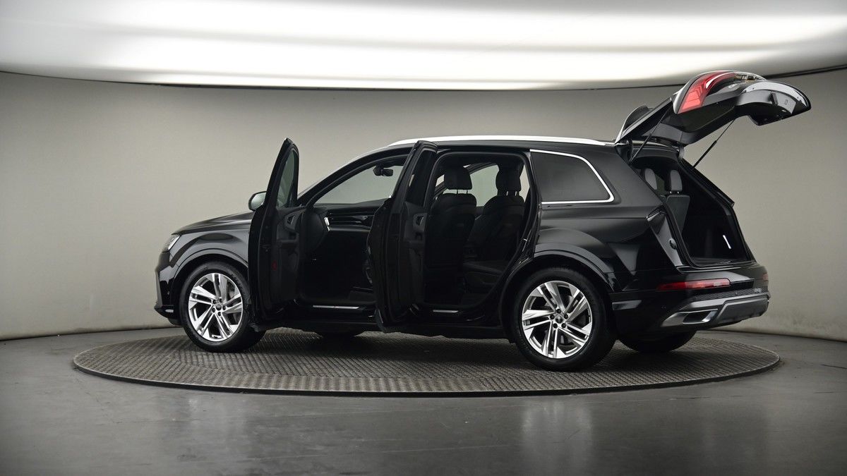 More views of Audi Q7