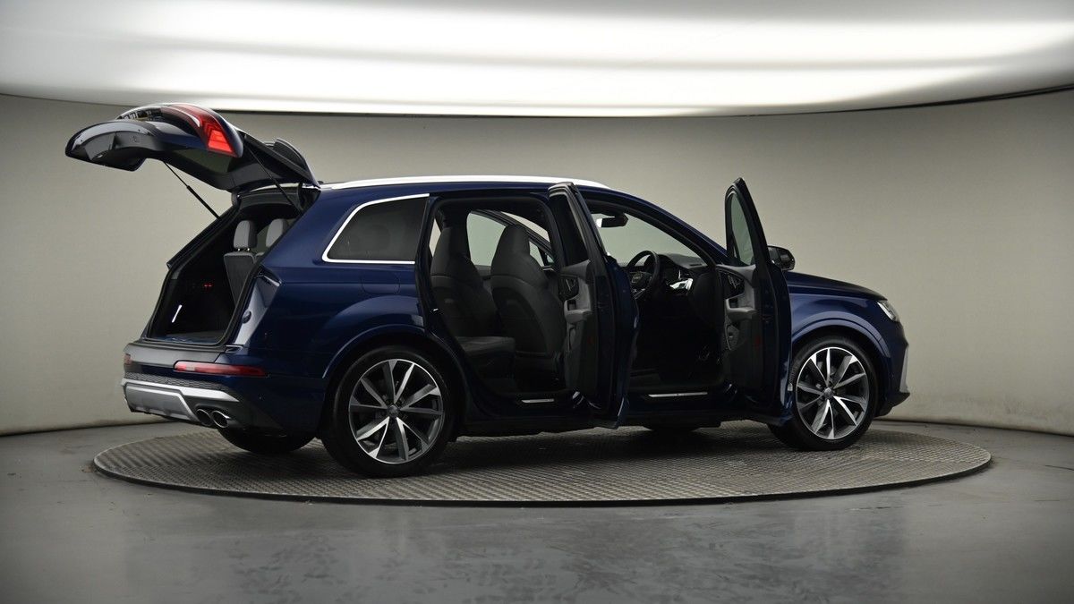 More views of Audi SQ7