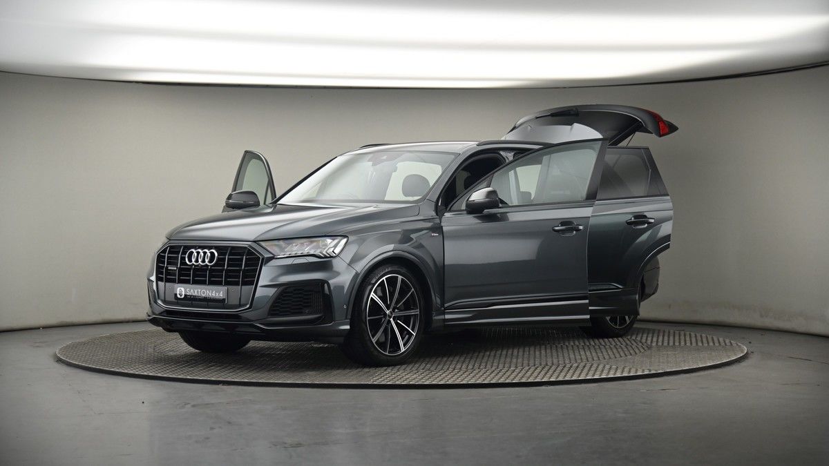 More views of Audi Q7