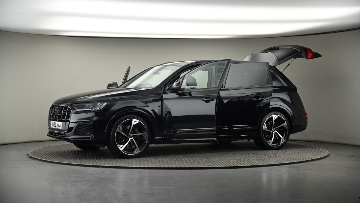 More views of Audi Q7