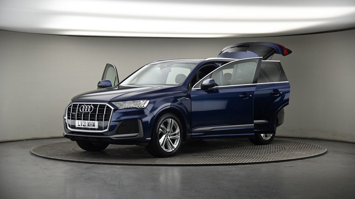 More views of Audi Q7