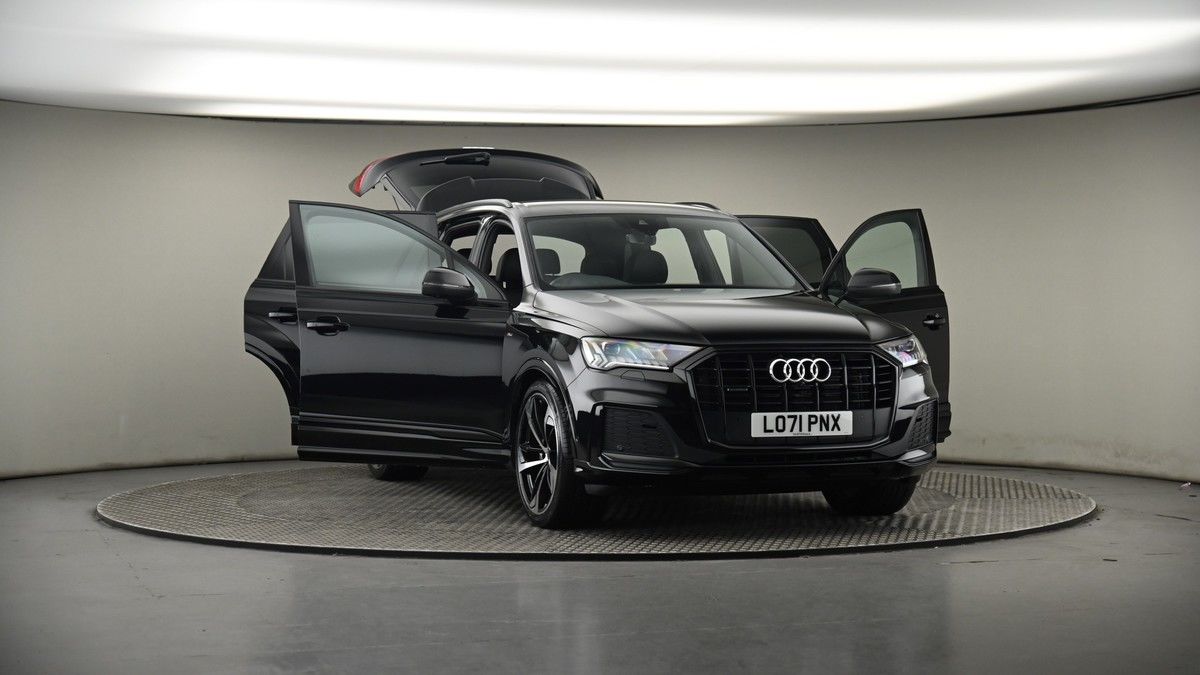 More views of Audi Q7