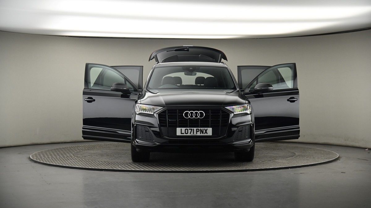 More views of Audi Q7