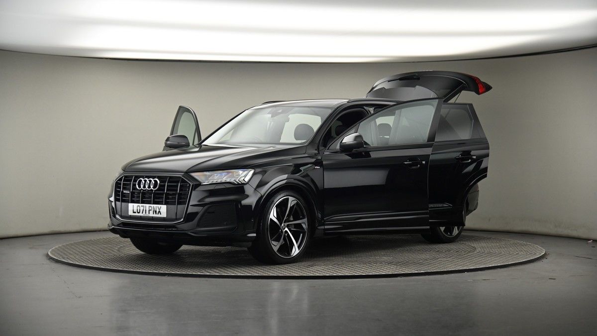 More views of Audi Q7