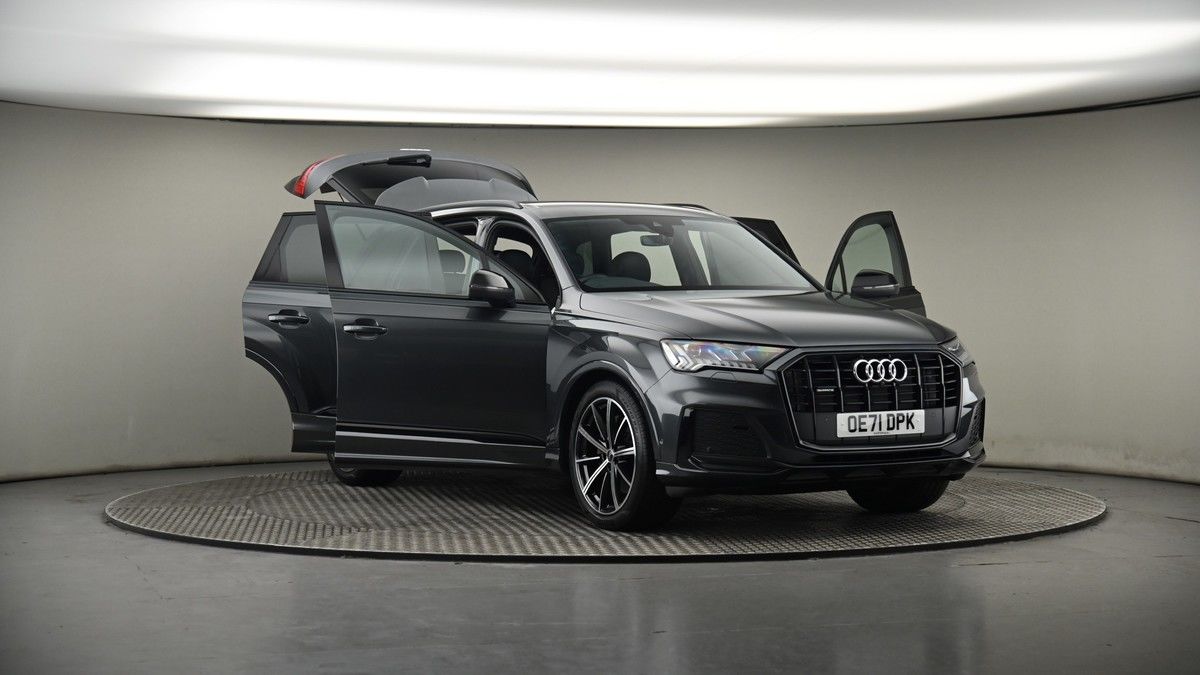 More views of Audi Q7