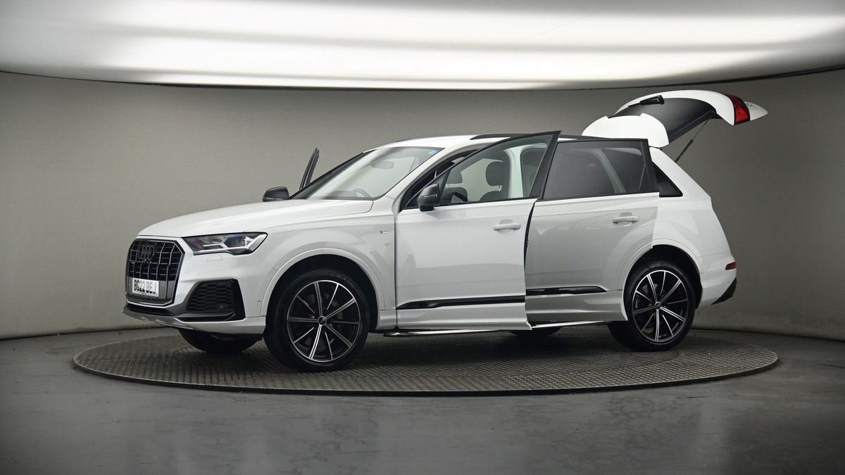 More views of Audi Q7