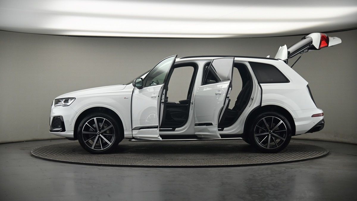 More views of Audi Q7