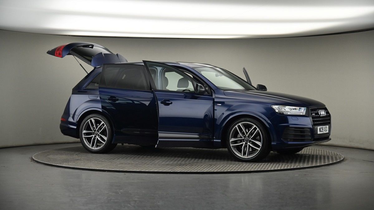 More views of Audi Q7