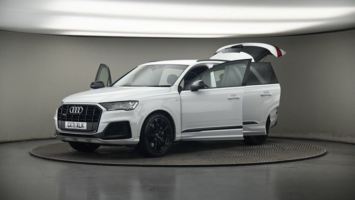 More views of Audi Q7