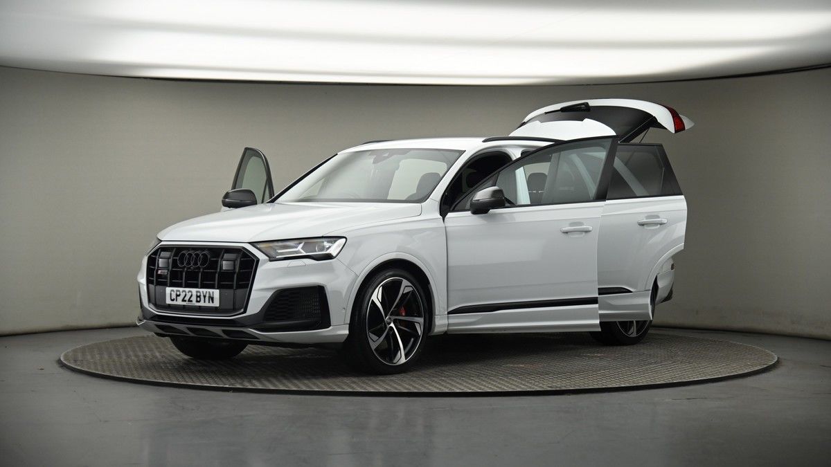 More views of Audi SQ7