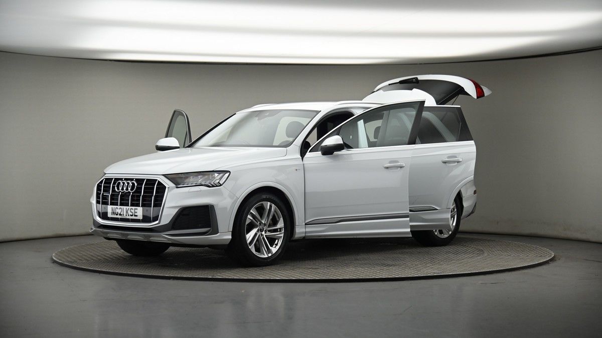 More views of Audi Q7