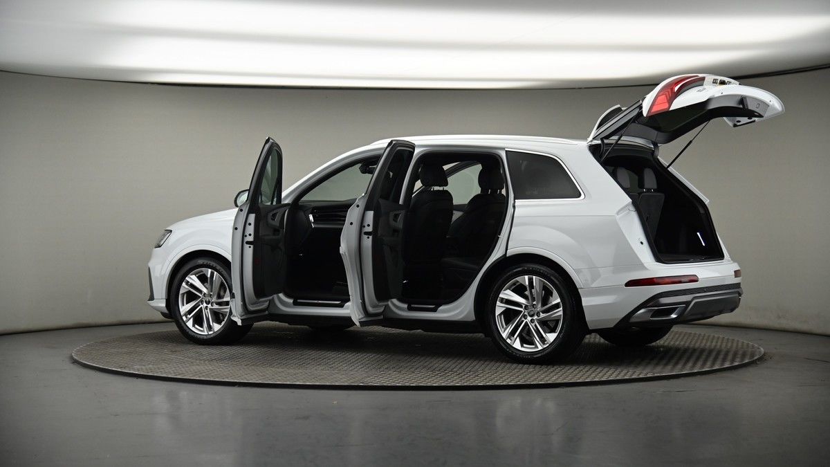 More views of Audi Q7