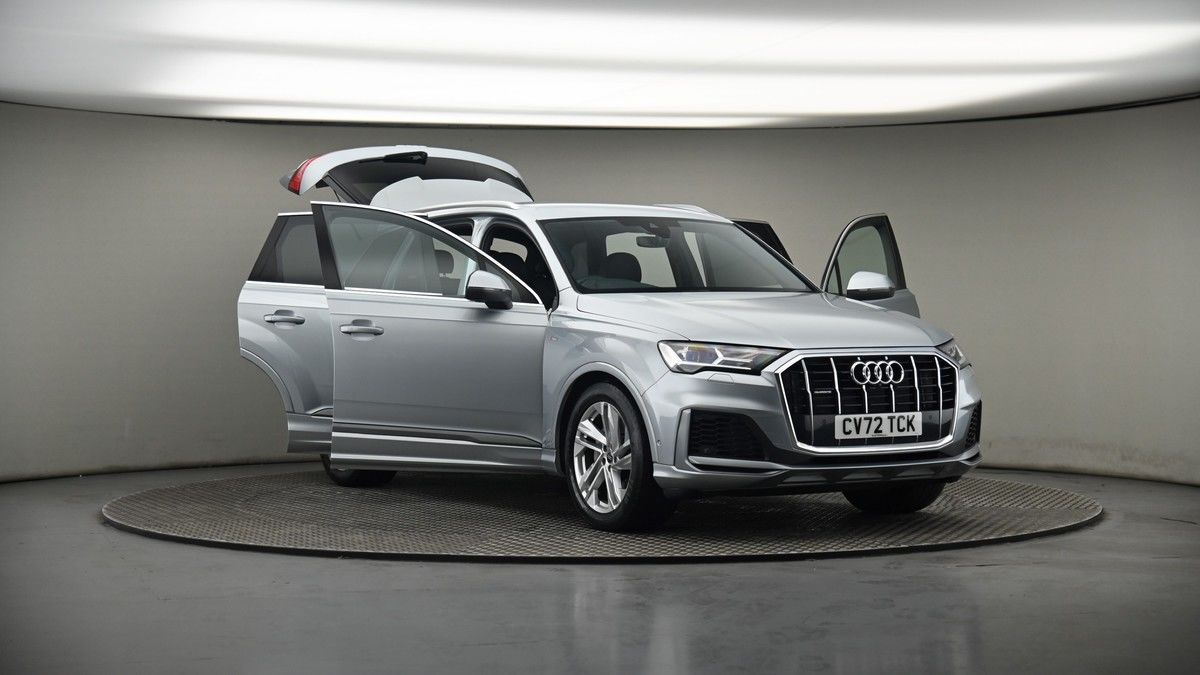 More views of Audi Q7