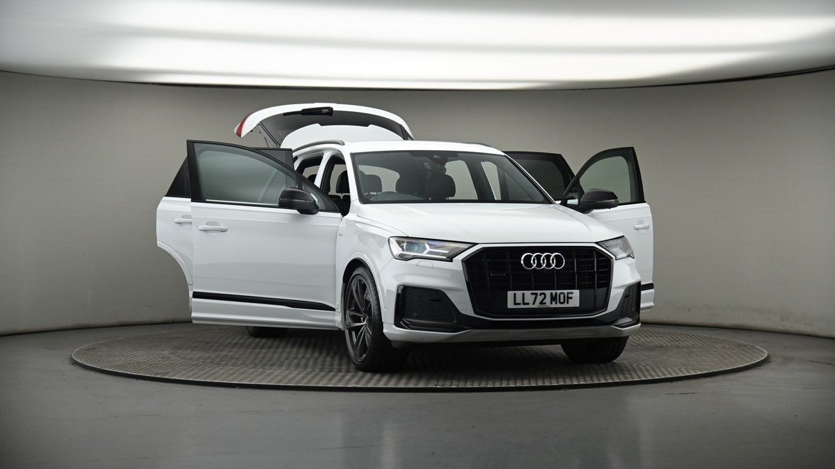 More views of Audi Q7