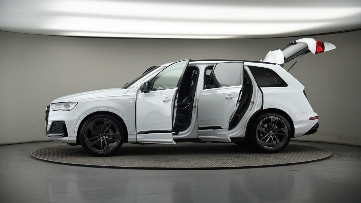 More views of Audi Q7