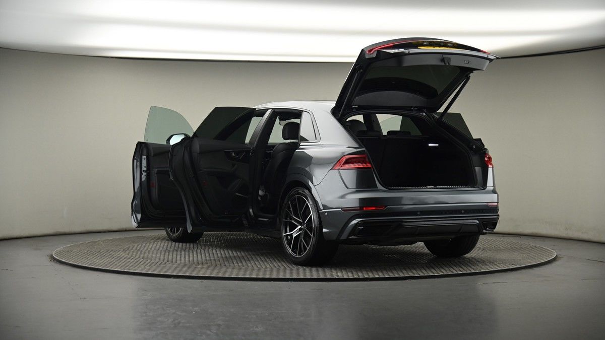 Audi Q8 Image 8