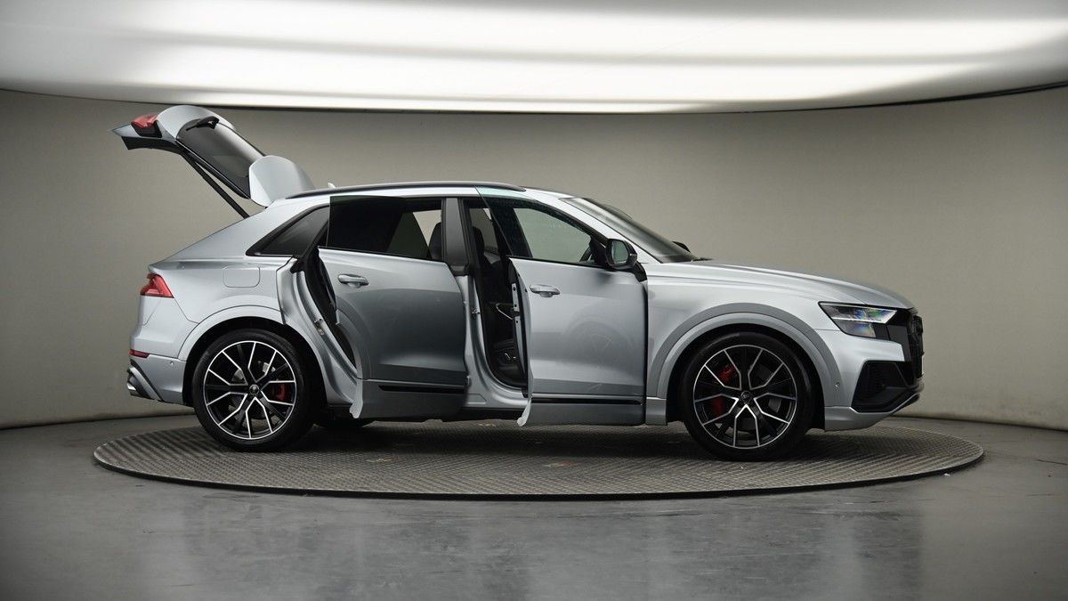 More views of Audi SQ8