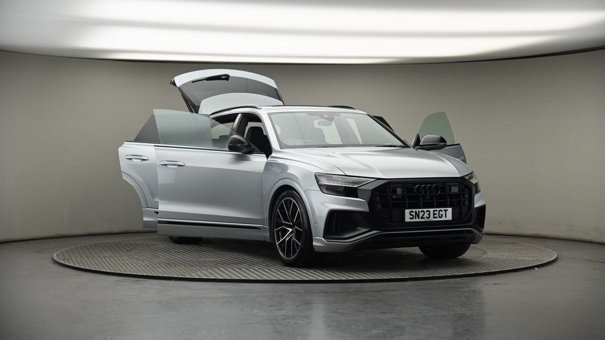 More views of Audi SQ8