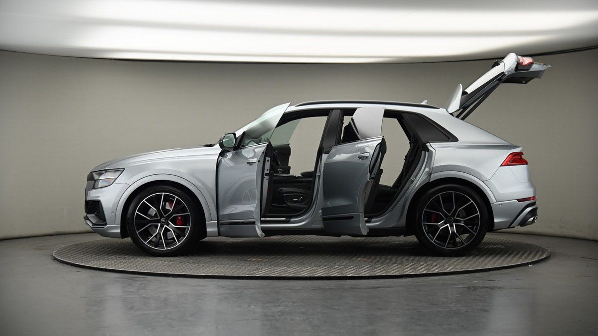 More views of Audi SQ8