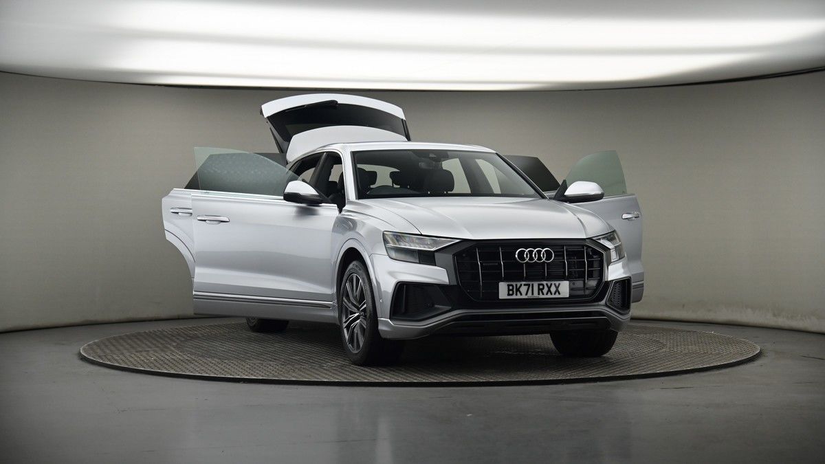 More views of Audi Q8