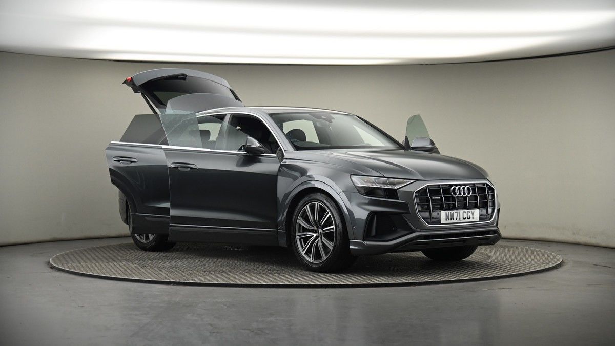 More views of Audi Q8