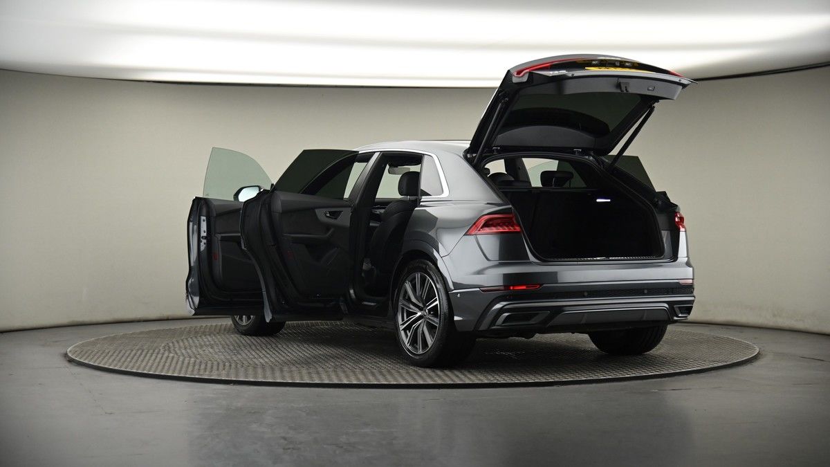 Audi Q8 Image 8