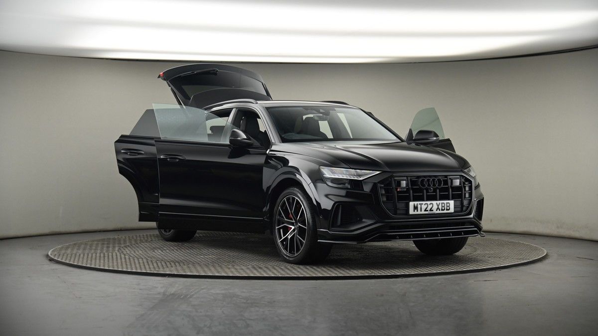 More views of Audi SQ8