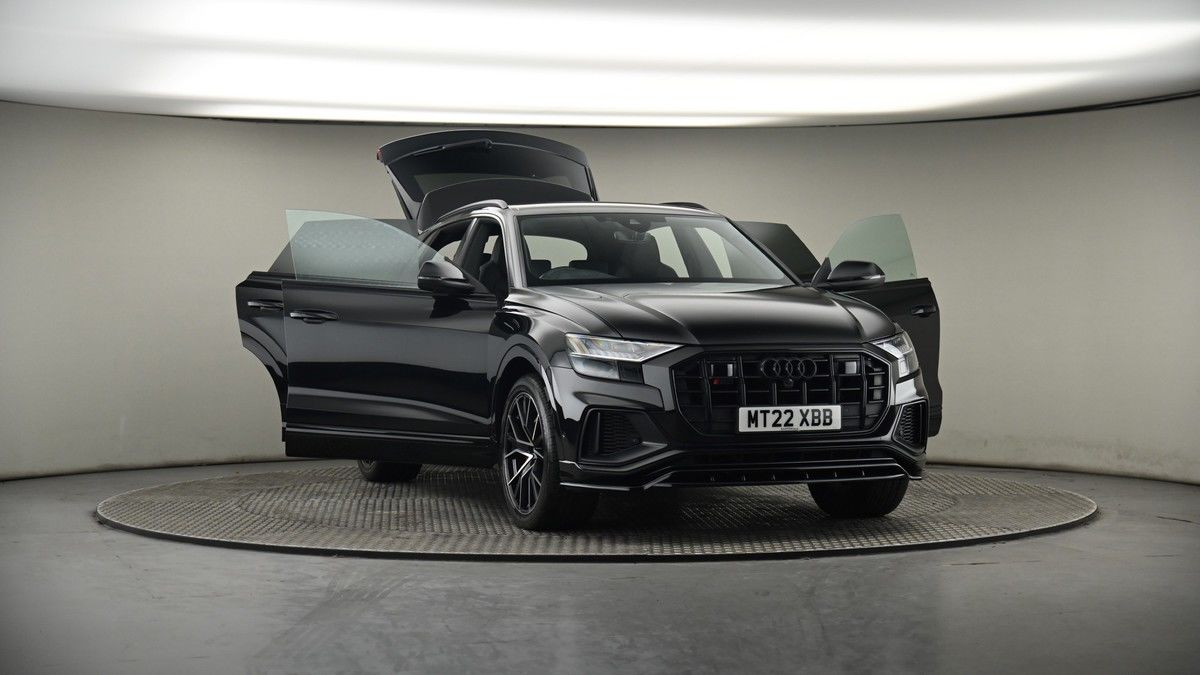 More views of Audi SQ8