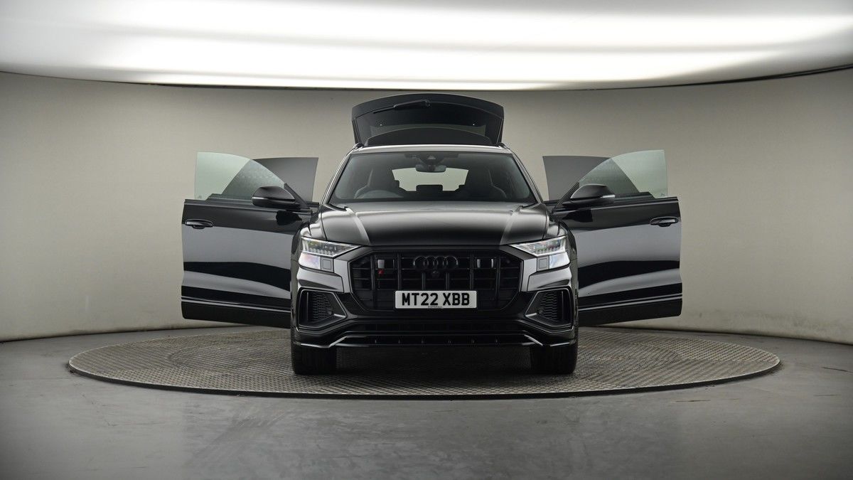 More views of Audi SQ8