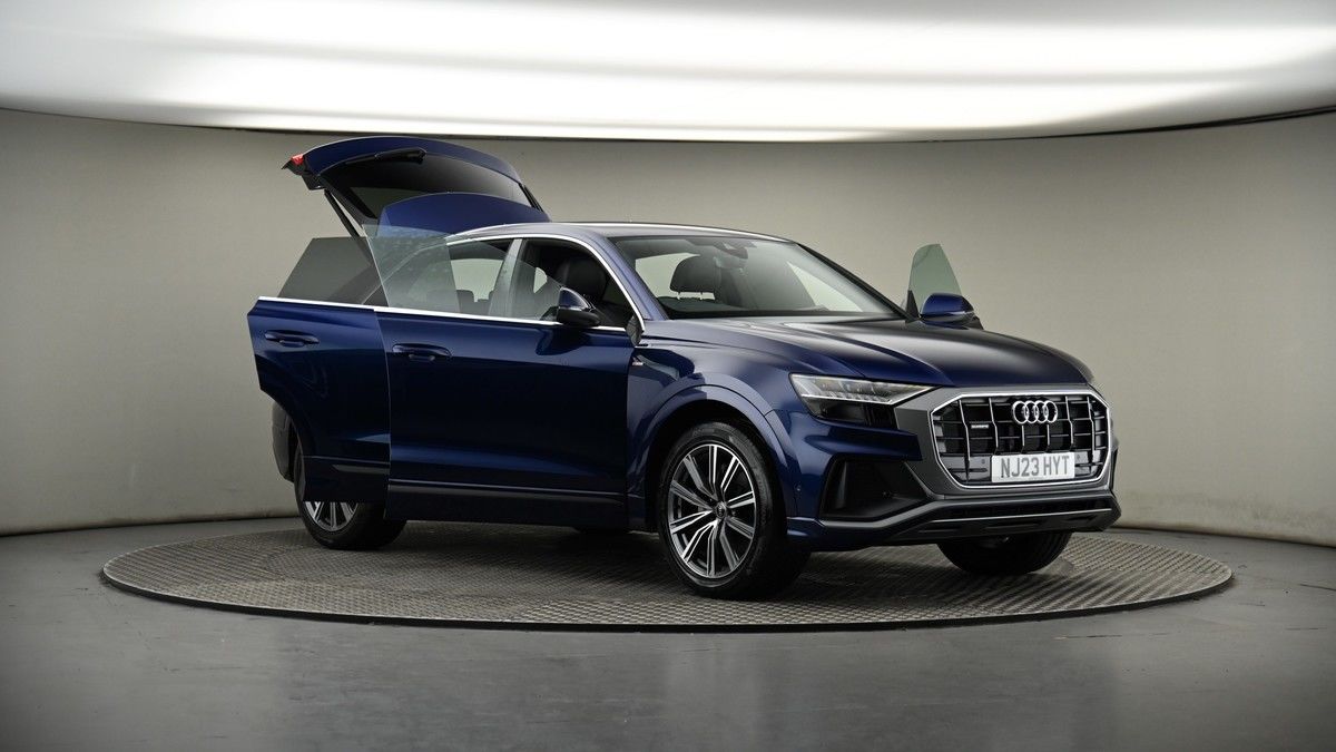 More views of Audi Q8