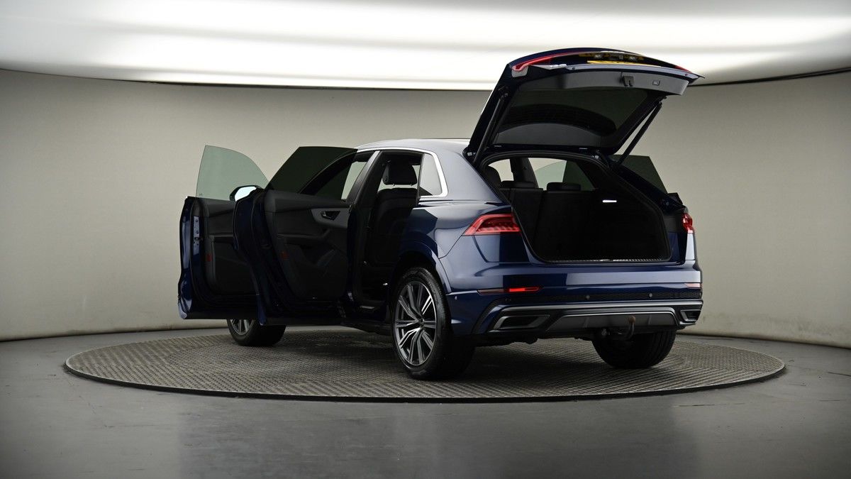 Audi Q8 Image 7