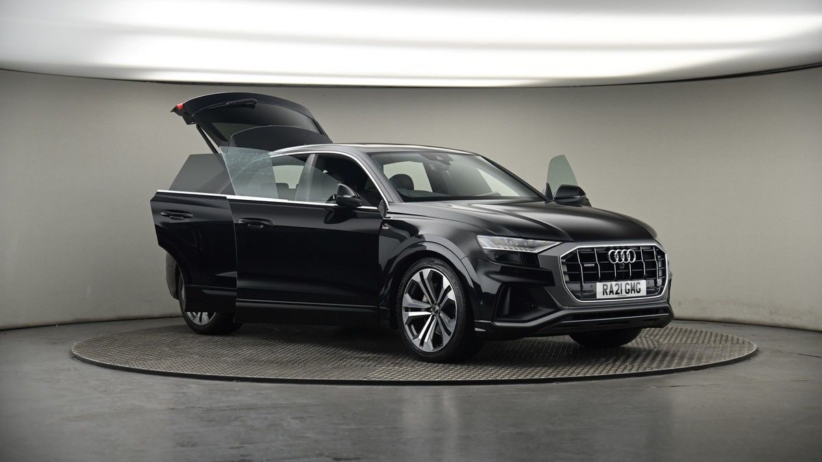 More views of Audi Q8