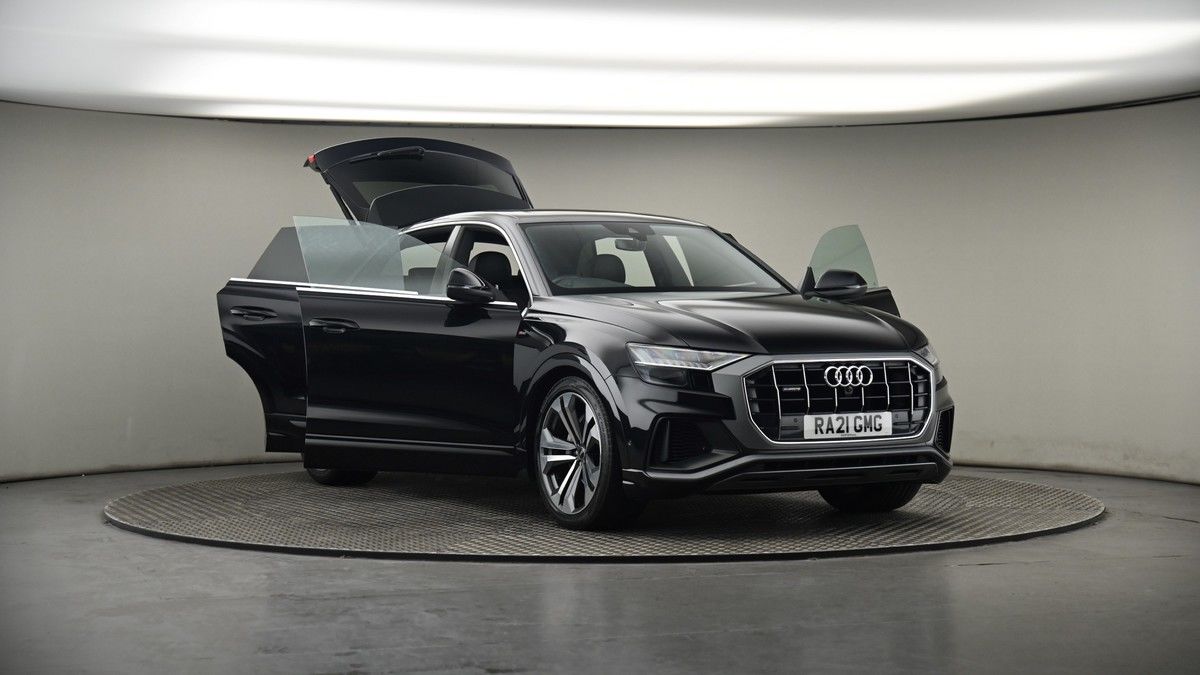 More views of Audi Q8