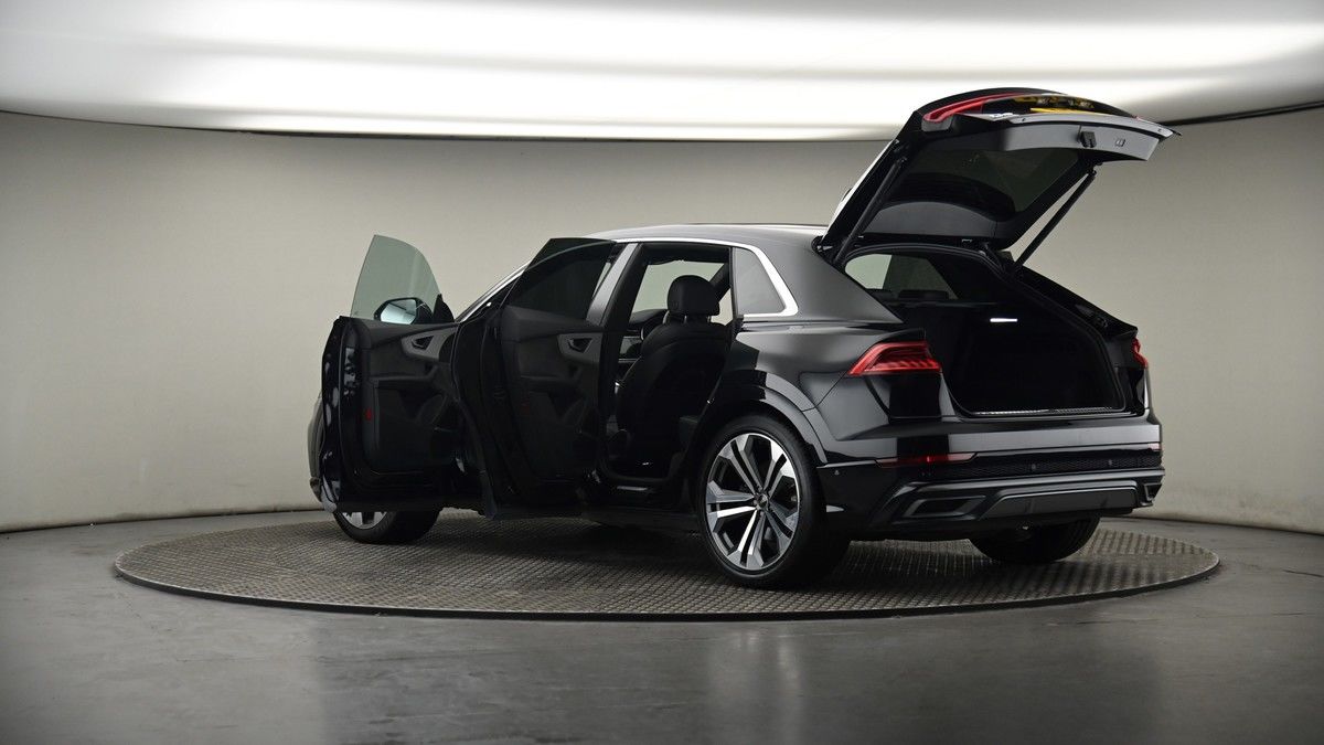 More views of Audi Q8