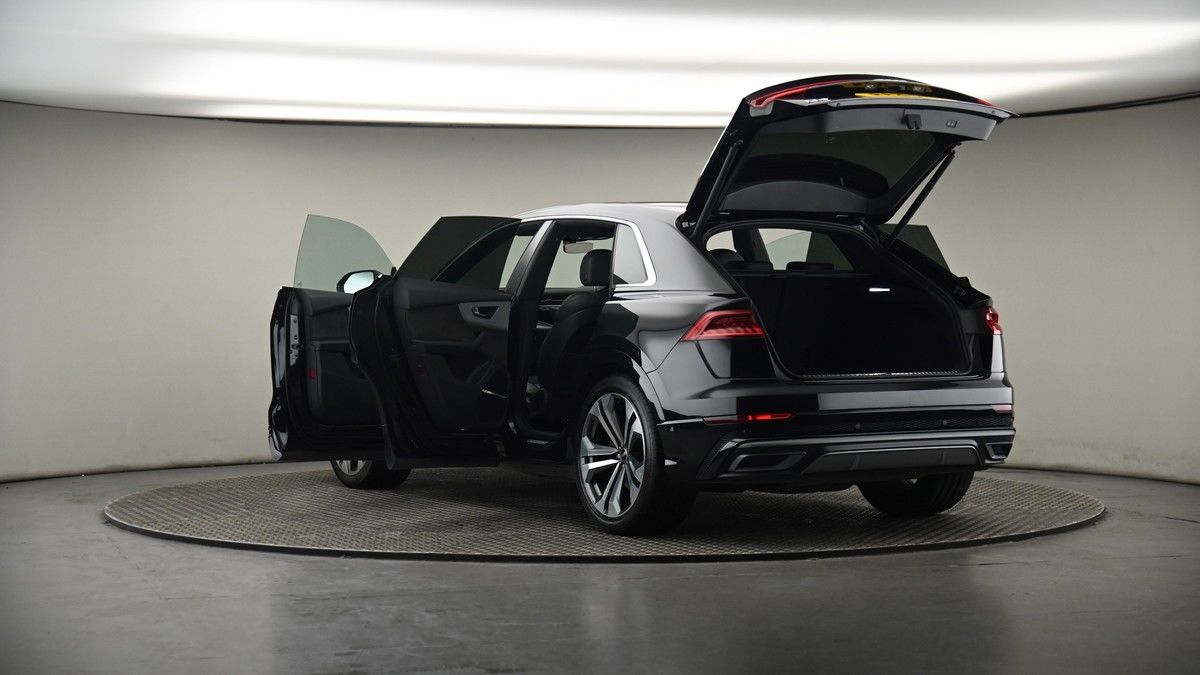 Audi Q8 Image 8