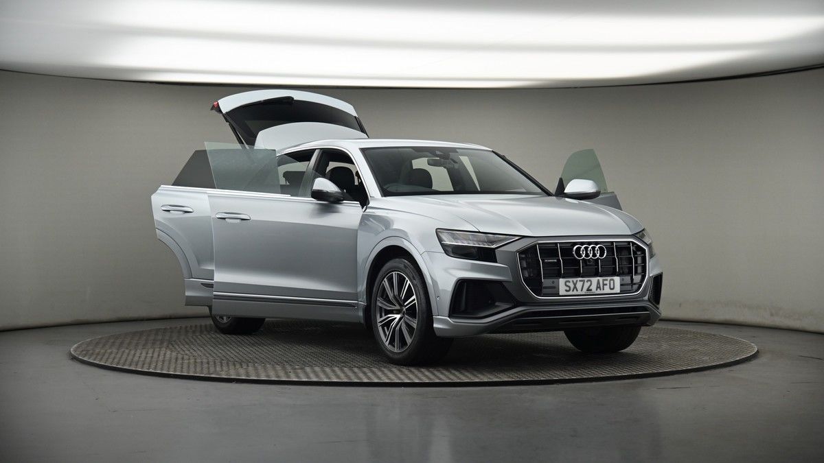 More views of Audi Q8