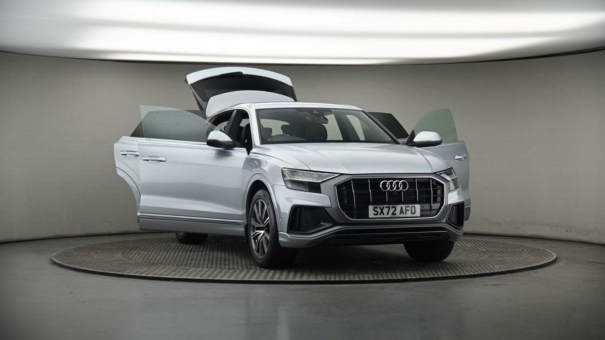 More views of Audi Q8