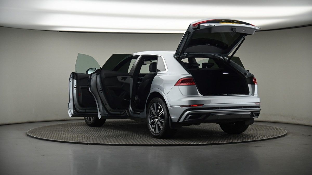 Audi Q8 Image 8