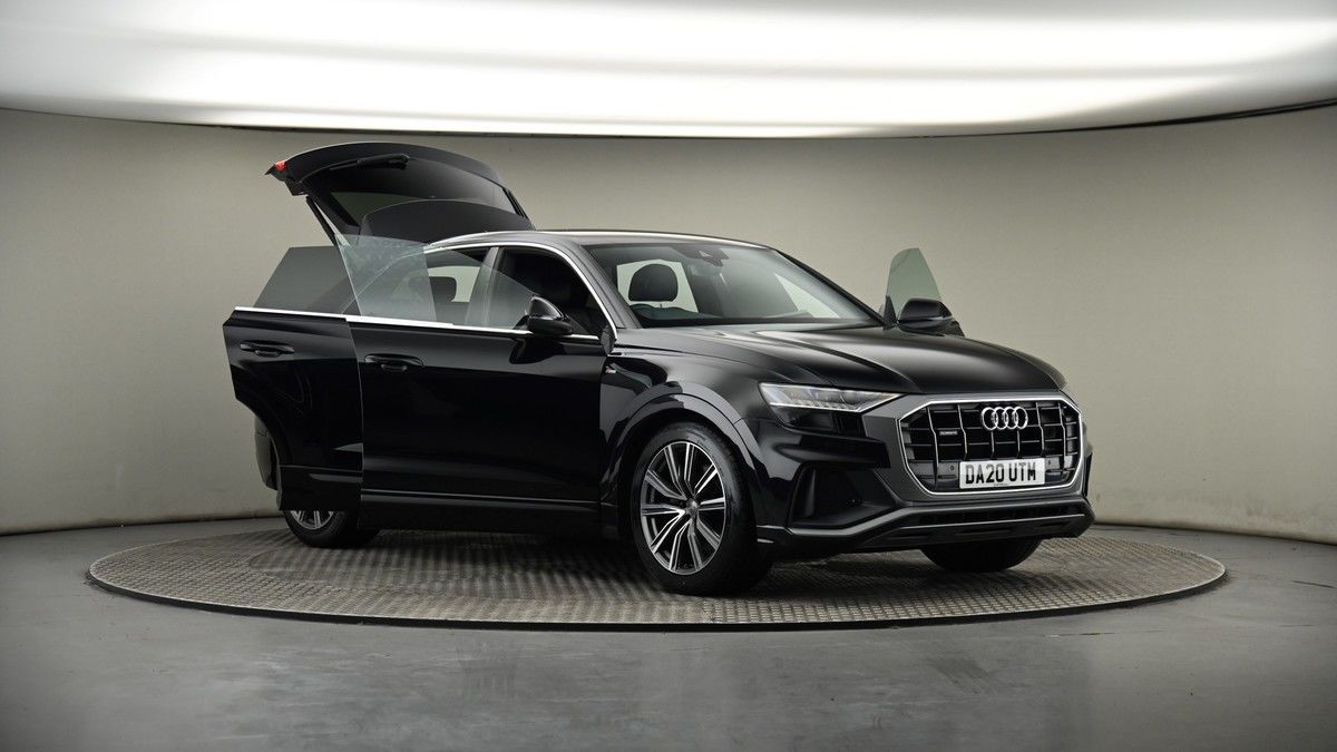 More views of Audi Q8