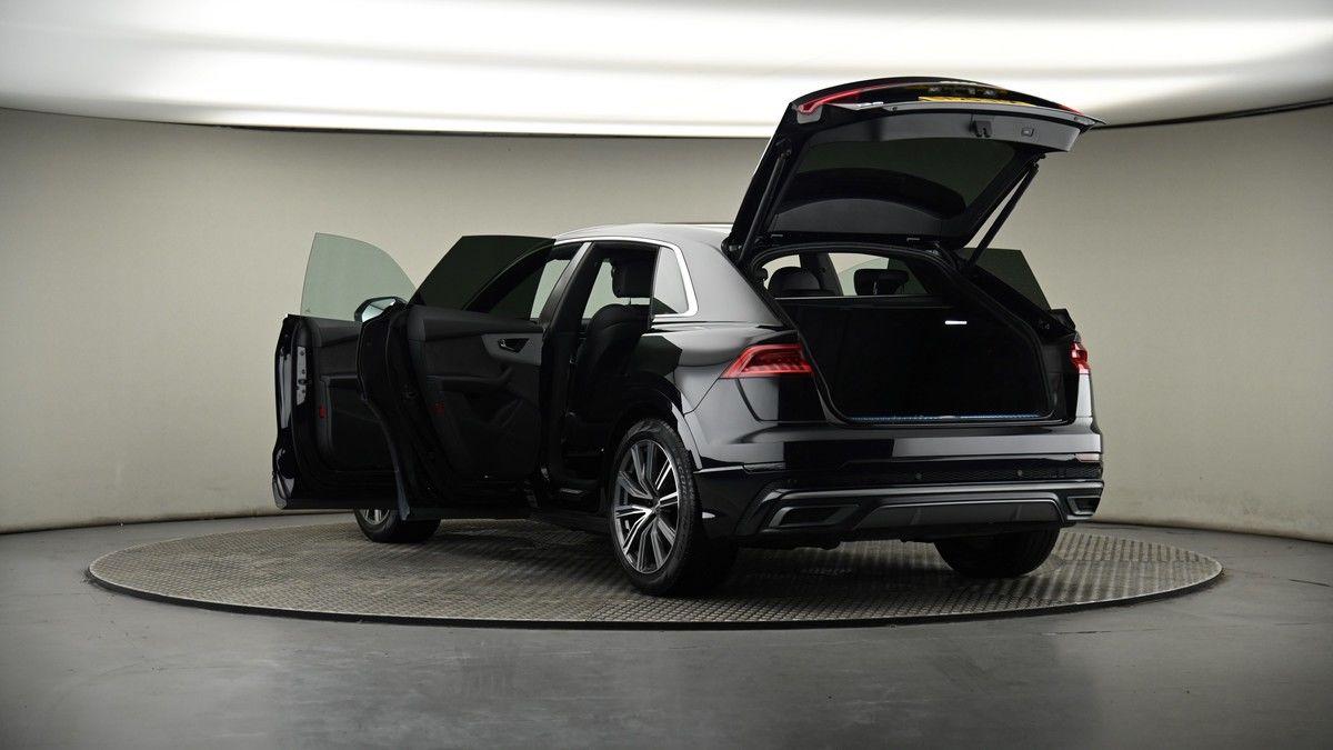 Audi Q8 Image 8