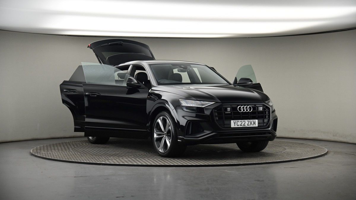 More views of Audi Q8