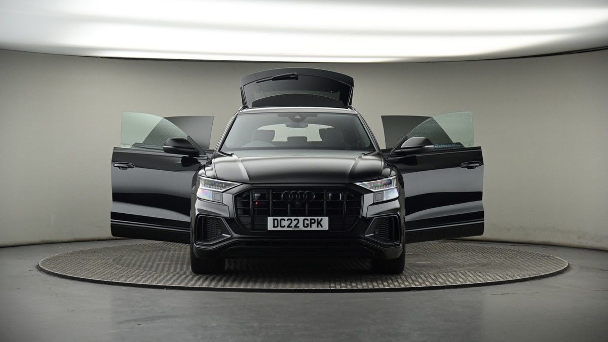 More views of Audi SQ8